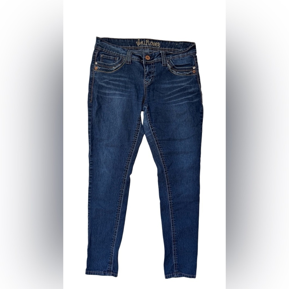 Womens Wall Flowers Jeans with flap pockets size 13 one button missing